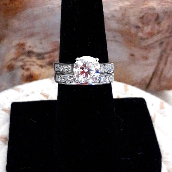 125 FACETS MOISSANITE WEDDING SET - Picture 2 of 13